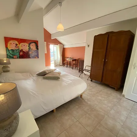 Combe Rouge 3* Belveze