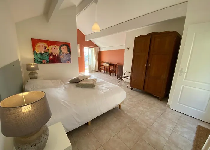 Combe Rouge 3* Belveze